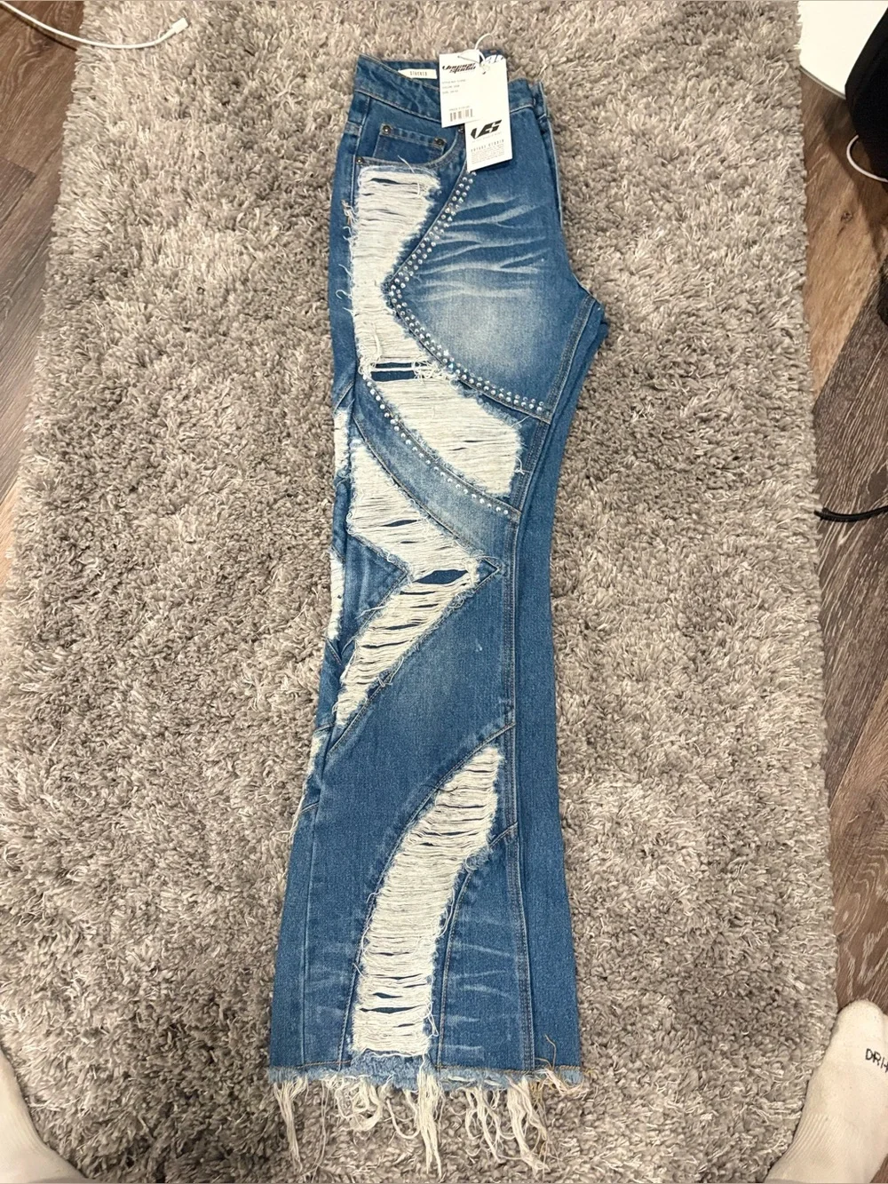 Voyage Studio Distressed Blue unisex Jeans with rhinestones Detail